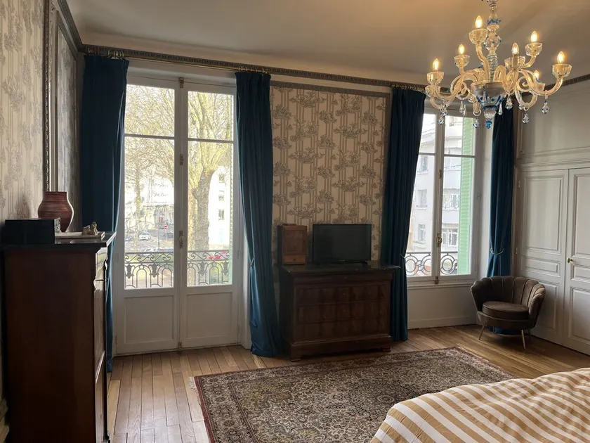 Vivaldi Suite, 2 bedrooms, balcony overlooking Squ - Image 1