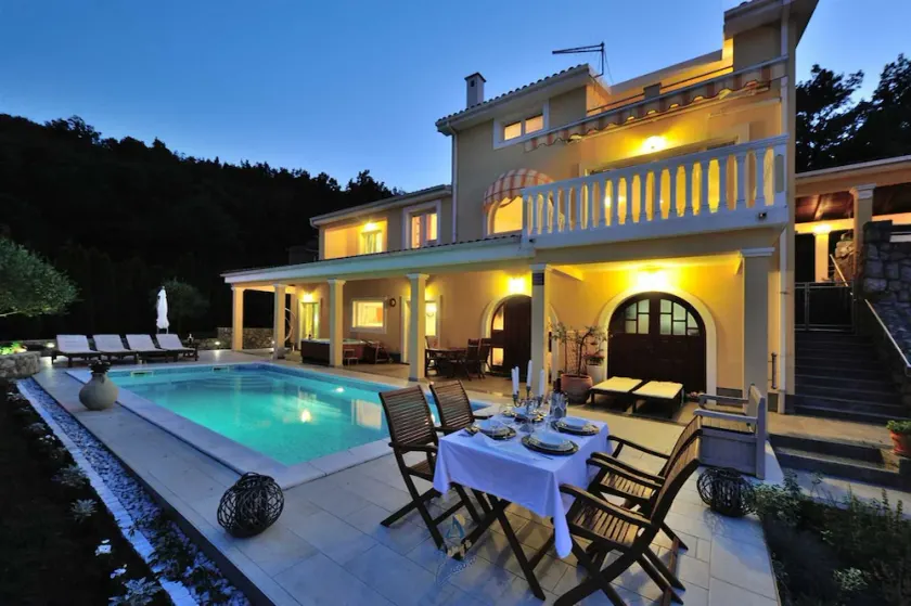 Splendida villa con 2 camere da letto per 4 persone con piscina sopra Opatija - Image 1