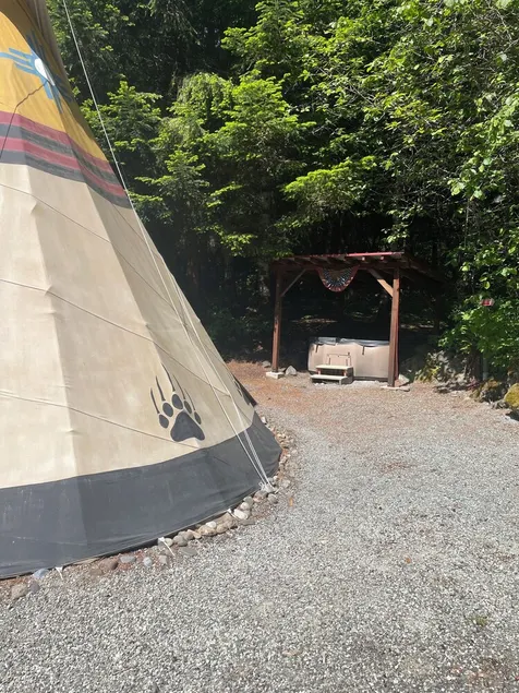 Authentic Tatoosh tipi - Image 1