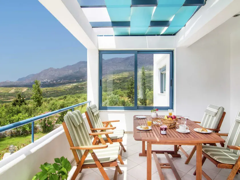 Villa in Lefkogia Crete With Swimming Pool - Image 1