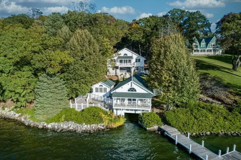Architect Designed Lake Delavan Home with Private Pier Treehouse Deck - Image 1