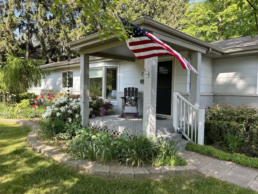 Steps to Beach. Hot Tub. Dog Friendly. Game Room.  - Image 1