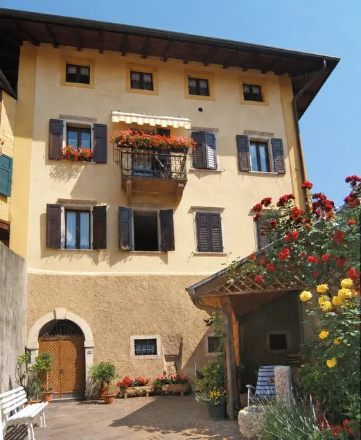 Casa Predaia in Val di Non with a private courtyard - Image 1