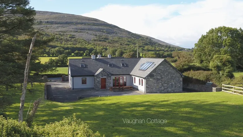 Luxurious Retreat on the Wild Atlantic Way - Image 1