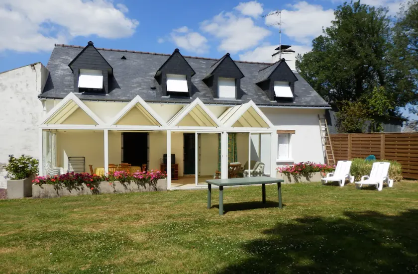 Belle maison à 400 mètres des plages avec grand terrain et véranda ouverte - Image 1