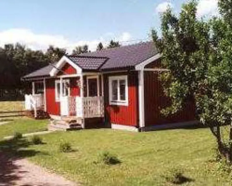 Inexpensive holiday surrounded by forest and lakes - Image 1