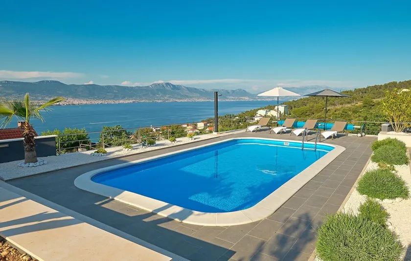 Beautiful home in Mastrinka - Image 1