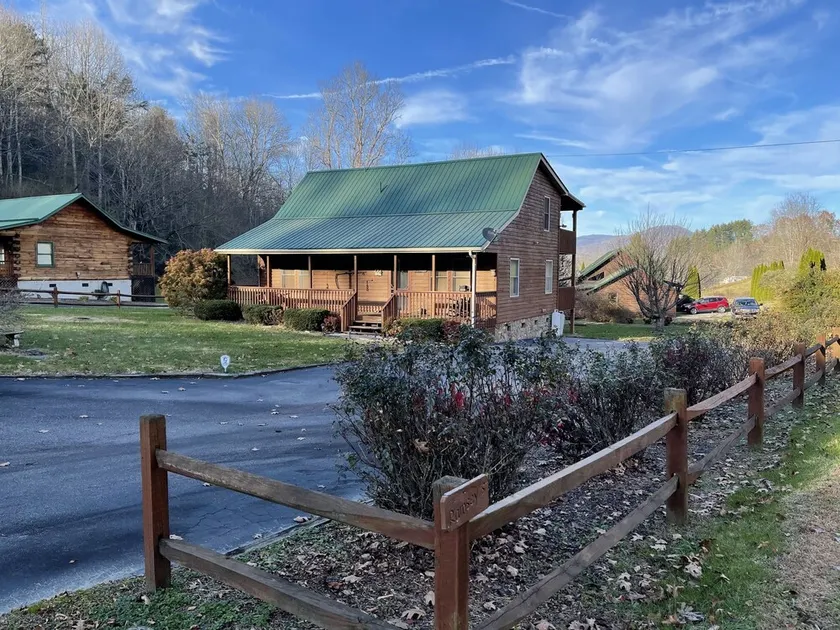 Beautiful Bryson City Oasis ~ Creek on Property - Image 1