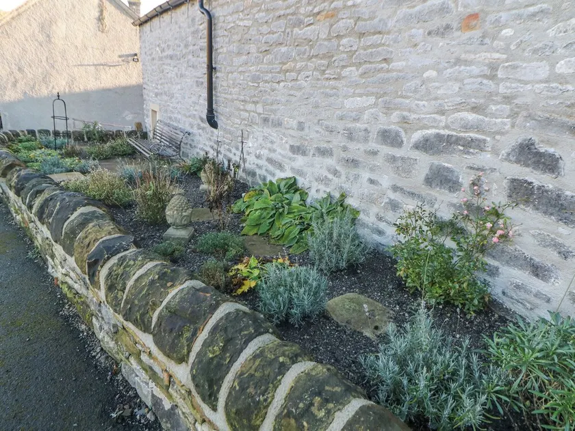 Laneside Barn - Image 1
