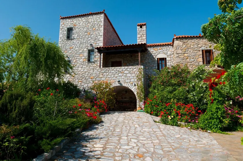 Elise Cottage  In Heavenly Mani - Image 1