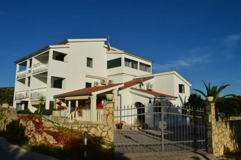 Two bedroom apartment with a swimming pool Cove Ljubljeva, Trogir (A-14314-a) - Image 1