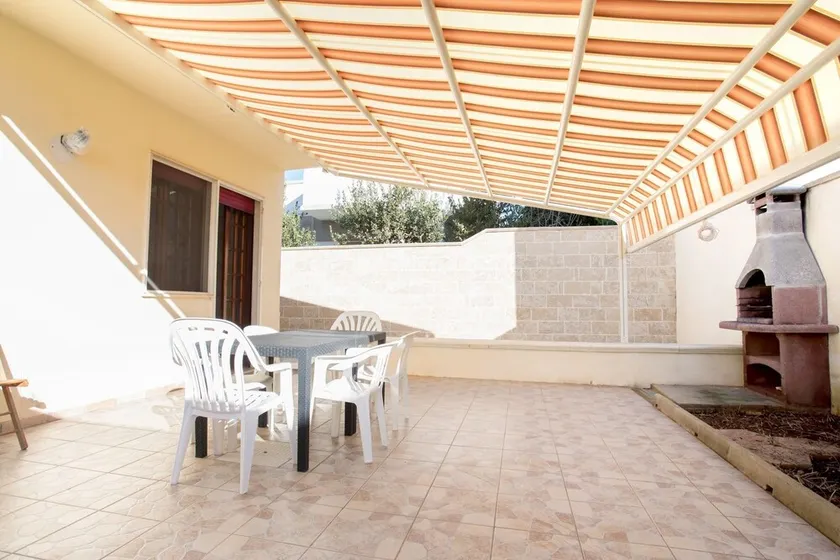 Villa with garden, 200 metres from the beach - Image 1