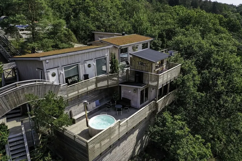 Treetop Spa Hangout & Hotel - Image 1