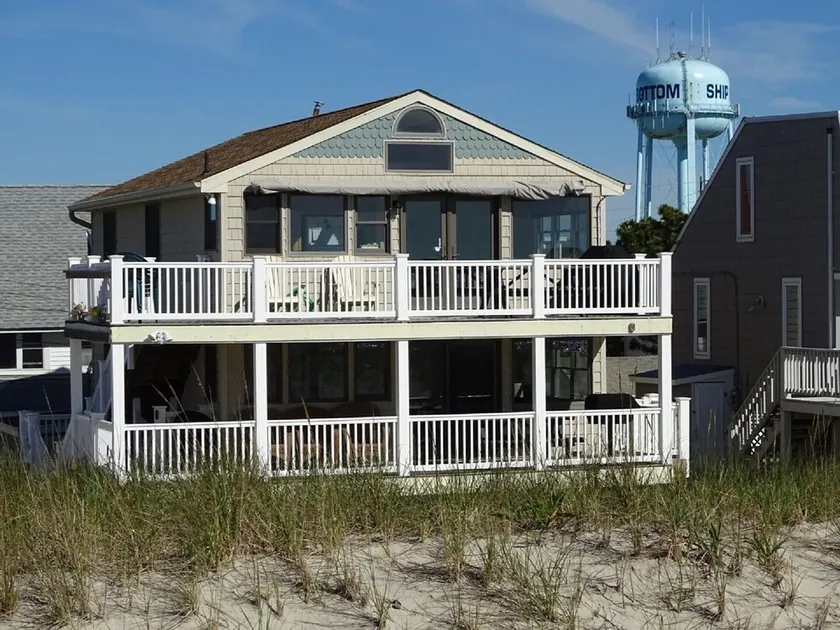 Premier étage du duplex Oceanfront sur une rue calme à Ship Bottom, NJ - Image 1