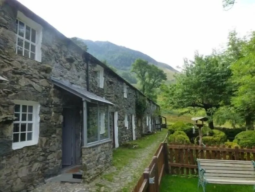 Cosy, romantic fellside cottage hidden in the Glencoyne valley - Image 1