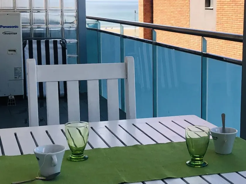 NEW STRAND FLAT / CASTELLDEFELS - Image 1