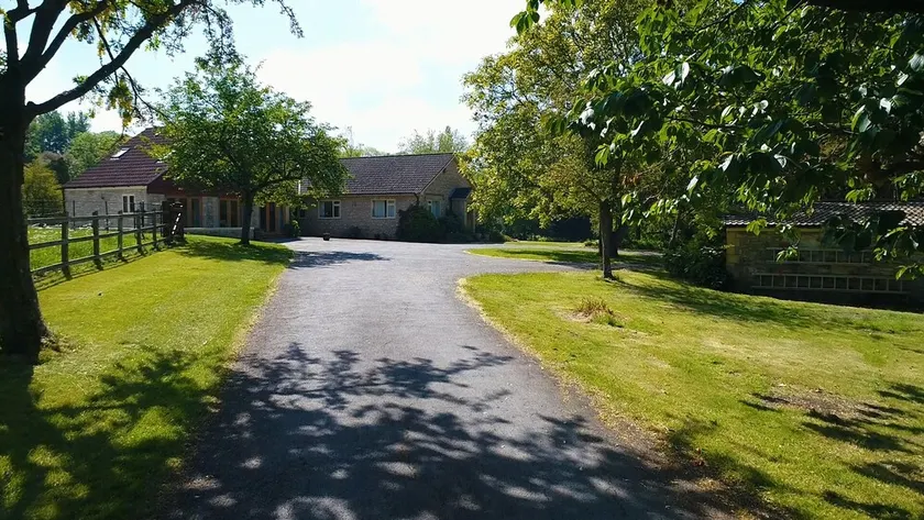 Tranquil, converted barn annex, spectacular gardens - Image 1