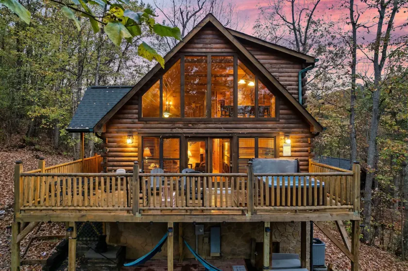 Deja View Serene Mountain Cabin for a Family Get-away with a Hot tub Sauna Fire pit that is Pet Friendly - Image 1