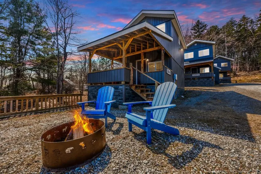 Rebecca - Cabin 1 · Lawrence`s Lakeside Cabins | `Rebecca` Charming Studio Cabin - Image 1