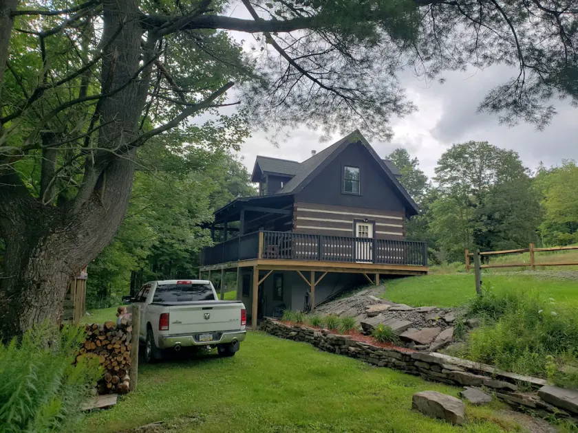 Cozy, secluded log cabin,  summer vacation get-away or Fall Hunters paradise . - Image 1