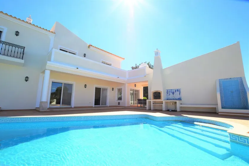 Magnifica villa con 5 camere da letto (10 letti) ad Almancil, molto vicino alle spiagge - Image 1