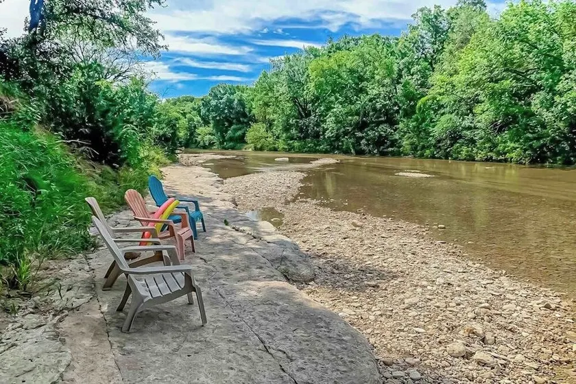 Relaxing Family-Friendly Home - Firepit, Playground & River Access - Image 1