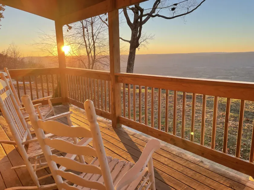 The Overlook Cabin: Breath-taking Views & King Bed - Image 1