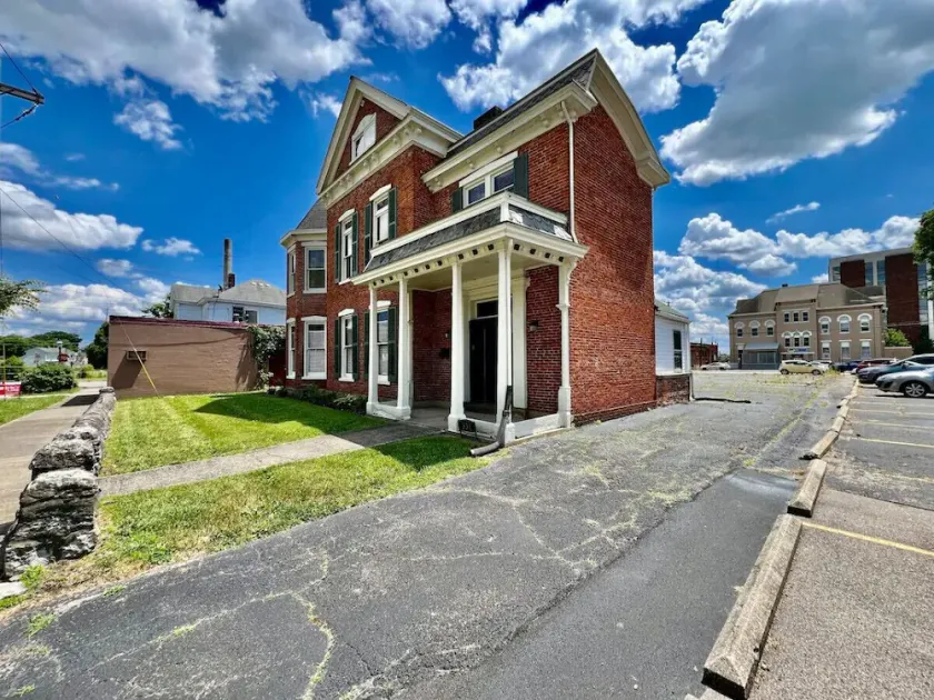 Newly Renovated Historic mansion ☆ 8 Bedrooms - Image 1