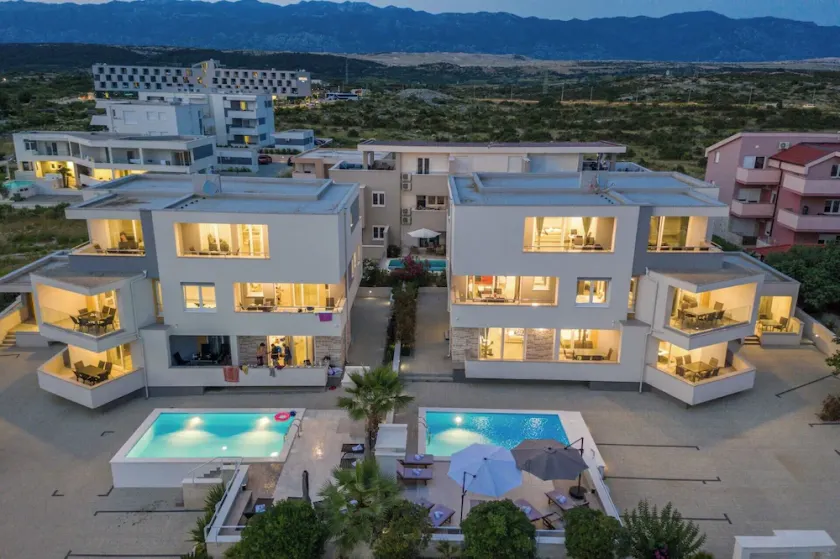 Apartments & Rooms Danivan Pool Villas B - Image 1
