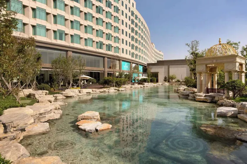 Wyndham Hotel Qingdao - Image 1