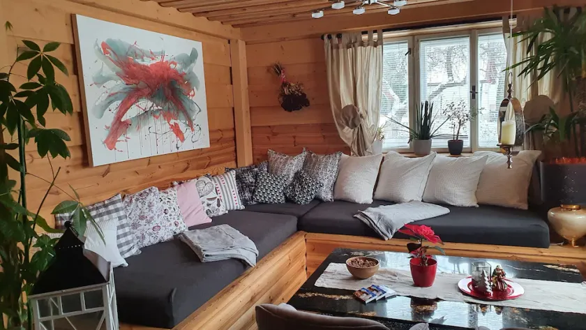 Cozy and sought-after chalet with many amenities - Image 1