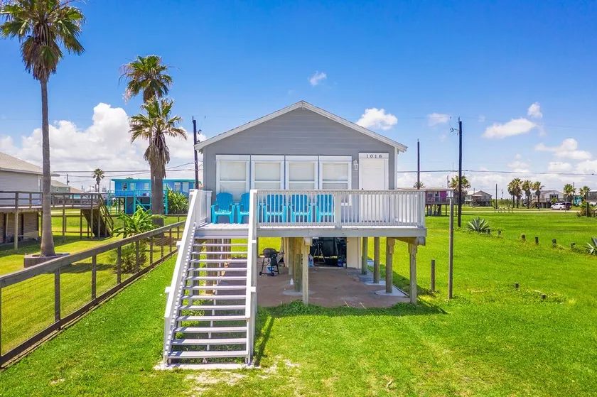 Beautiful coastal home recently renovated and ready for travelers - Image 1