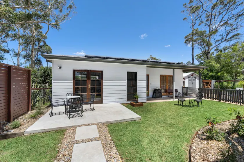 Bendy Beach Bungalow - Image 1