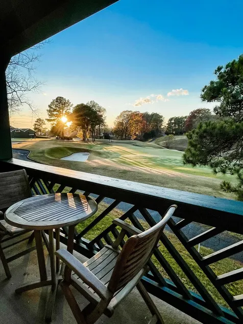 Beautiful 1 bedroom condo with a view! - Image 1