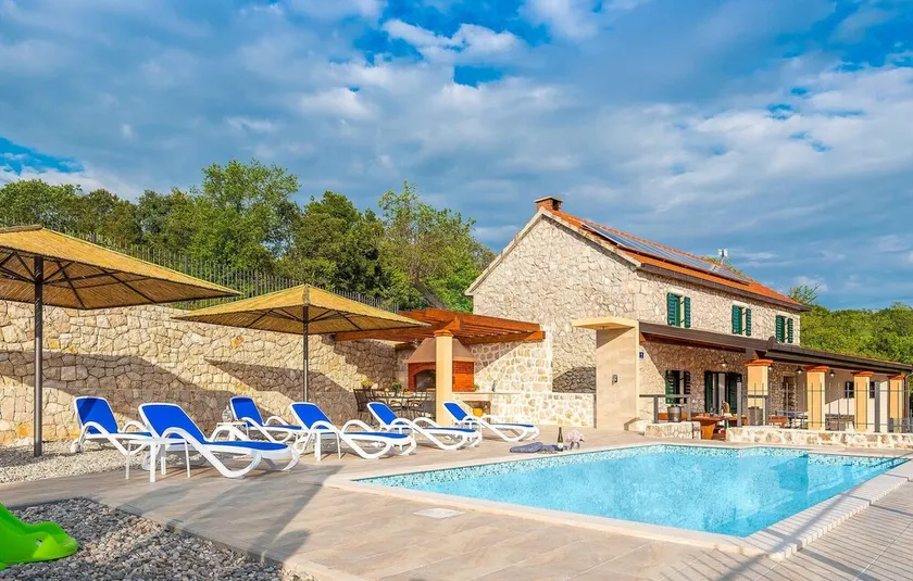 Beautiful Home In Vid - Image 1