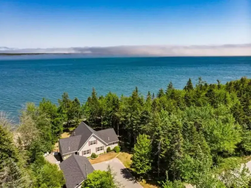 Designer Beachfront Chalet w/ Theater, Arcade & Beach Firepit Near Schoodic - Image 1