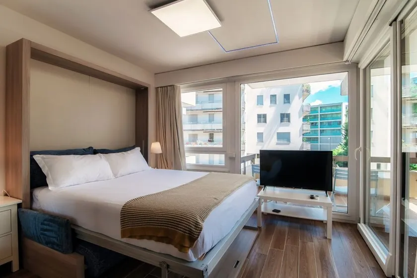 Modern one-room apartment with balcony close to Paradiso station (Terrazza Parad - Image 1