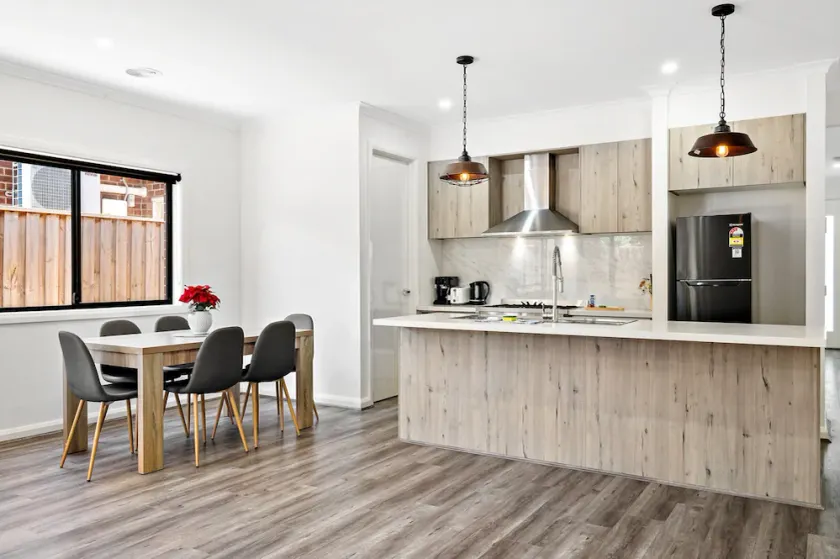 Spacious 4-Bed Home with Private Outdoor Area - Image 1