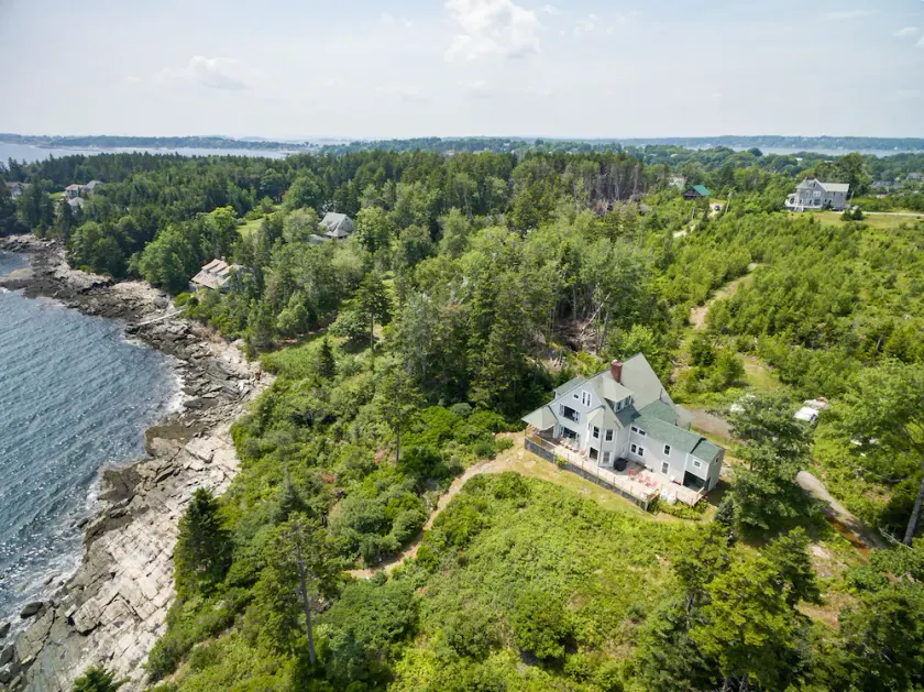 A quintessential Maine cottage experience, captivating guests of all ages - Image 1