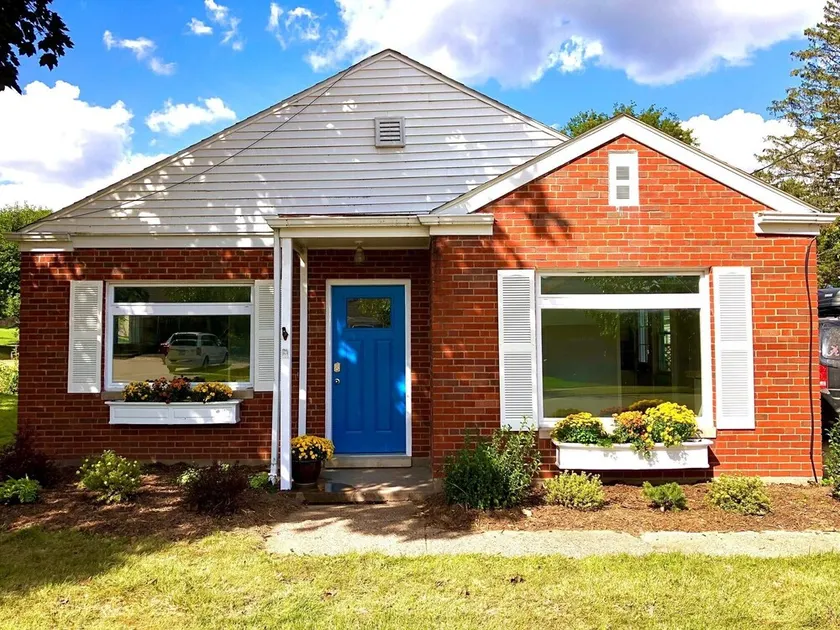 NEW Central Air!! Cute, family home, large fenced backyard and patio area! - Image 1