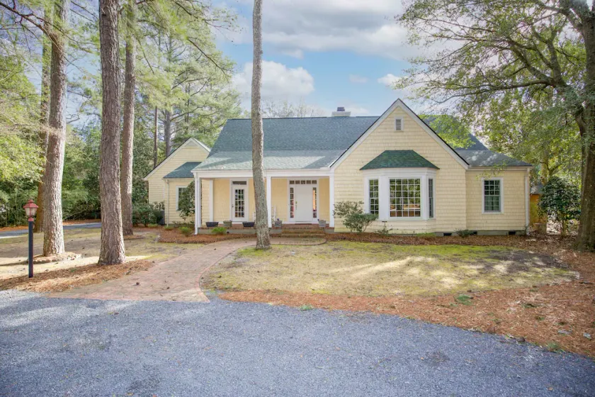 510 Linden : 5  BR, 4.5  BA House in Pinehurst, Sleeps 12 - Image 1