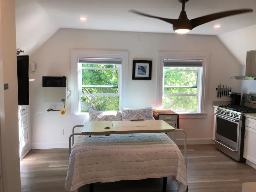 New Remodeled Studio in Oakland's Dimond District - Image 1
