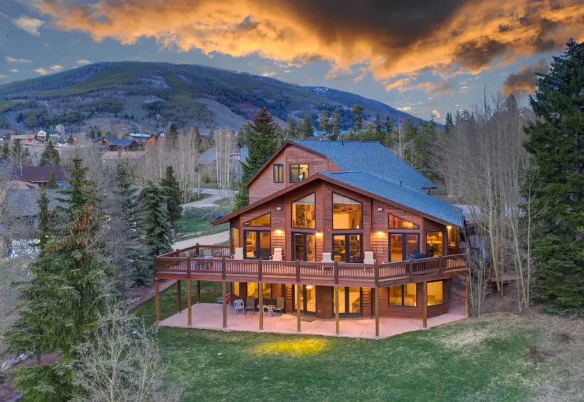 4 366 pieds carrés Belle maison à côté du lac Dillon et le meilleur ski au Colorado - Image 1