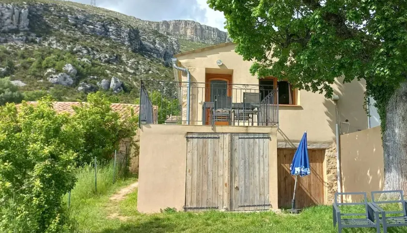 Charming gîte 300m from the picturesque village of Rougon - Image 1