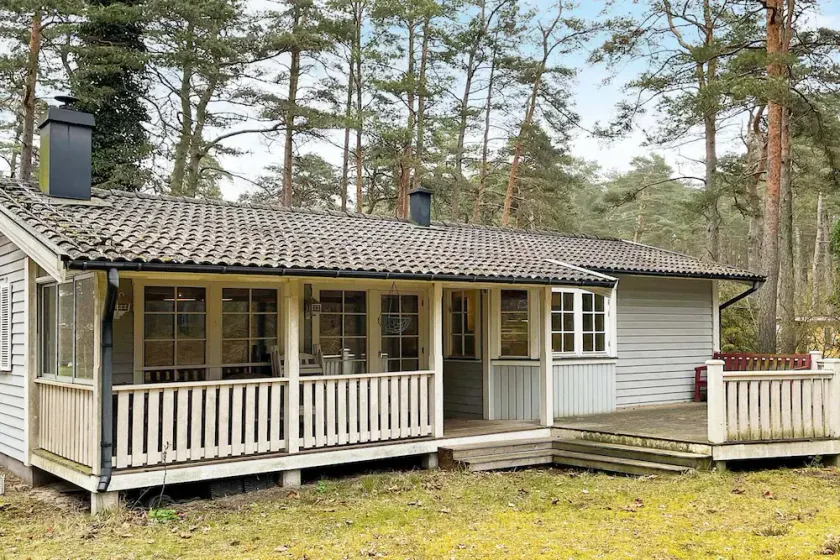 6 person holiday home in YNGSJÖ-By Traum - Image 1