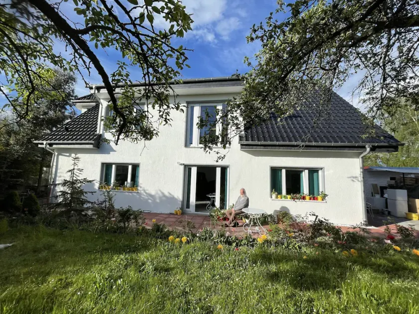 90 m2 family apartment in a new villa 16km from Berlin center with up to 3 beds - Image 1