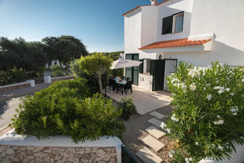 Maison avec jardin à côté de la plage avec wifi - Image 1