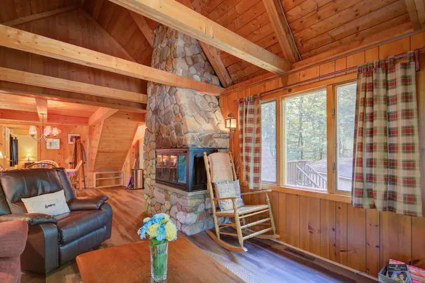 Cozy A-frame Cabin- Walk to Hills pond/Sunset lake- 20 mins to gunstock  - Image 1