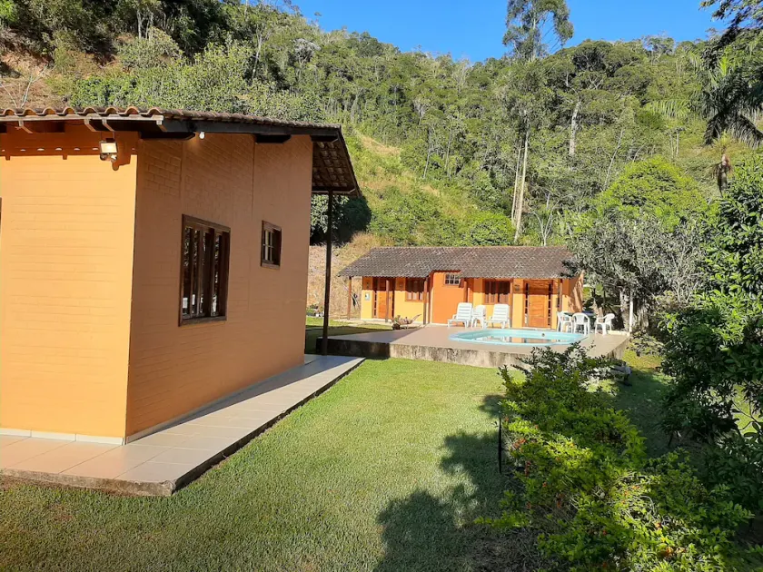 Beautiful and comfortable property, with preserved nature, swimming pool and fishing lake. - Image 1