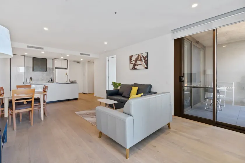 Sleek 1-Bed Canberra Flat with Gym & Sauna Access - Image 1